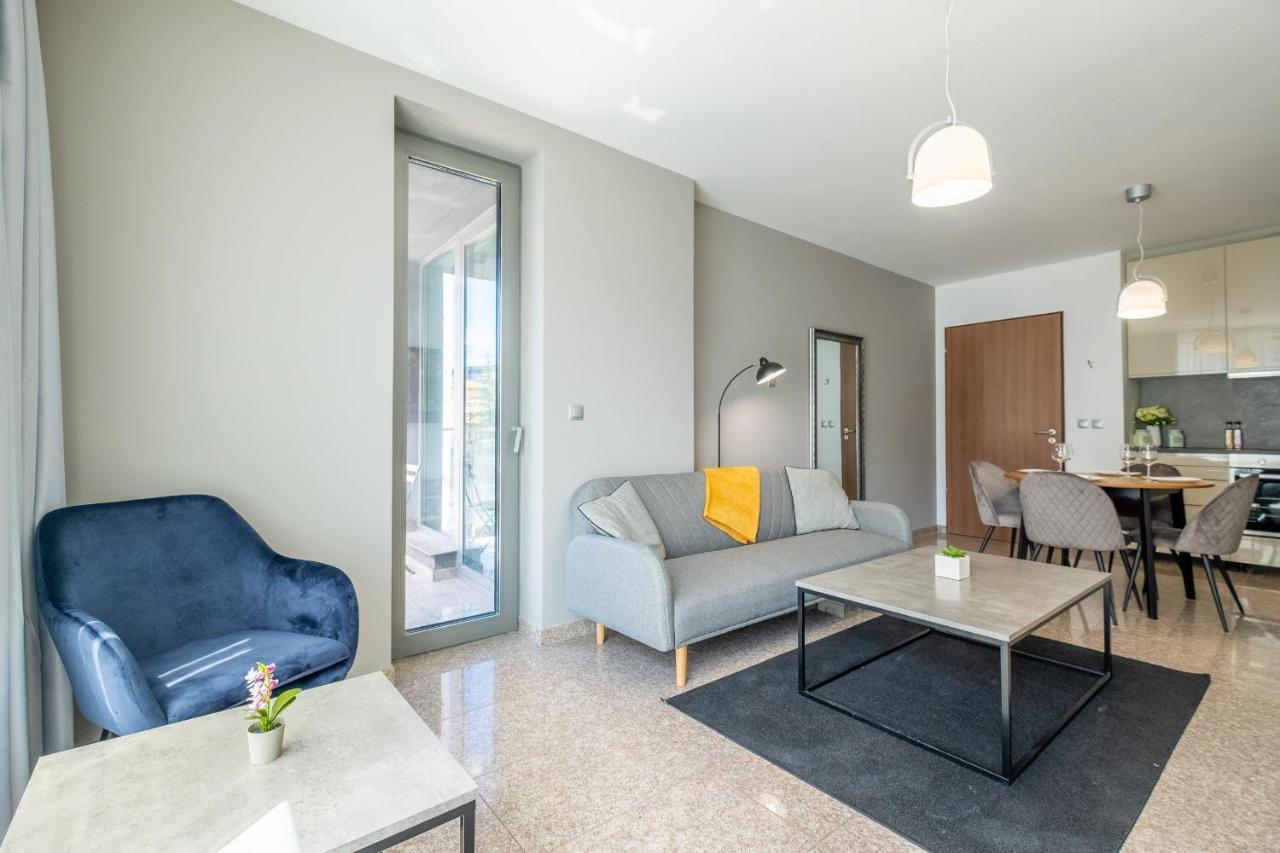 Julie'S Sunny Cozy Apartment With Balcony София Экстерьер фото