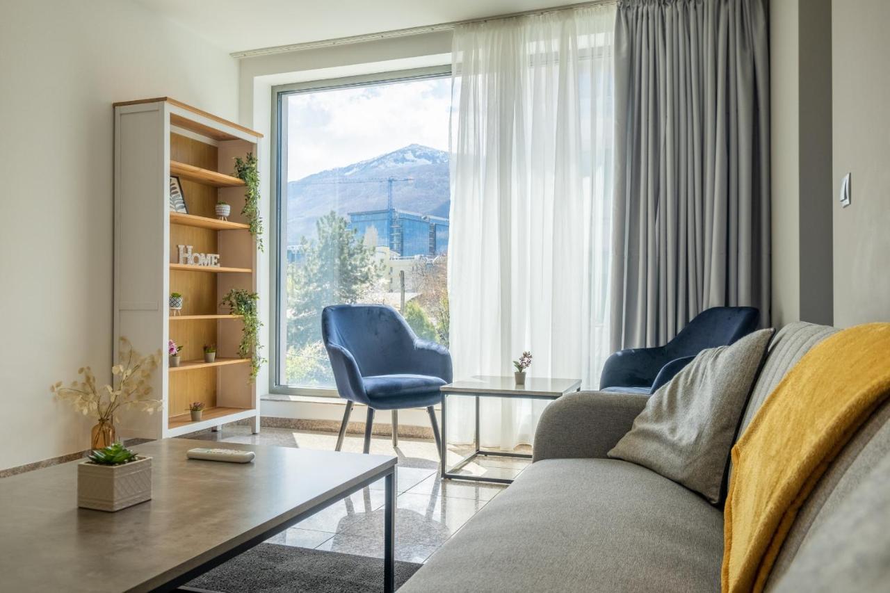 Julie'S Sunny Cozy Apartment With Balcony София Экстерьер фото